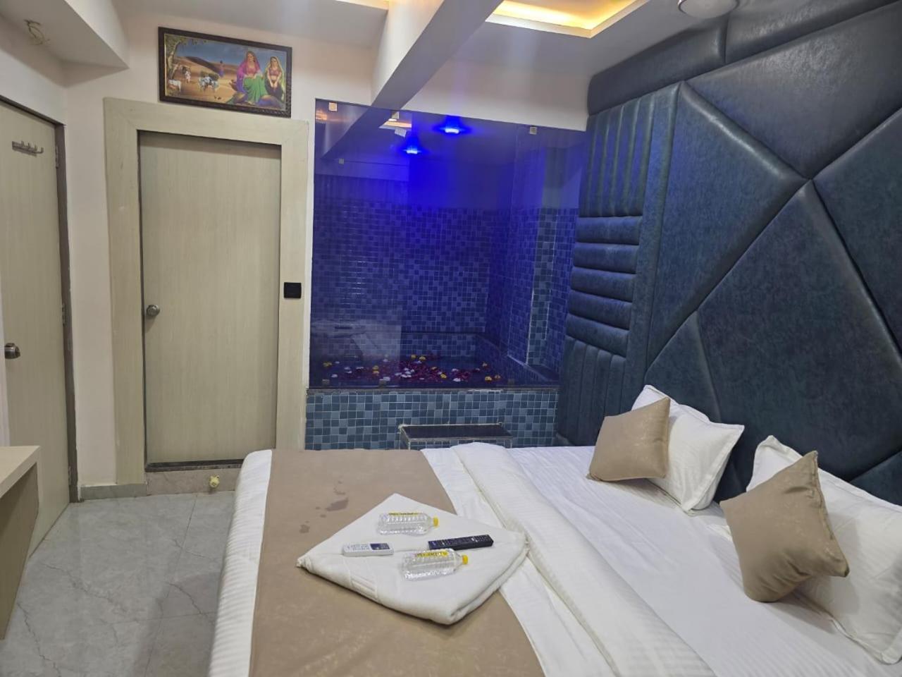 Hotel Hill Top Ahmedabad Exterior photo